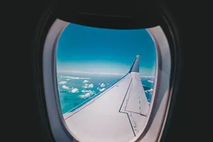 Hãng hàng không Love Cloud của Mỹ cung cấp dịch vụ cho phép các cặp vợ chồng quan hệ tình dục trên không.