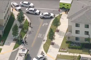 Jasmine Martinez đã trích một phần khoản vay hỗ trợ COVID-19 để thuê sát thủ giết hại tình địch của mình là cô Le'Shonte Jones.