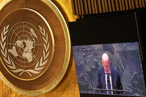 Đại sứ Nga tại LHQ Vasily Nebenzia phát biểu trước cuộc họp của Đại hội đồng LHQ hôm 28-2. 