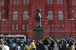 Hàng nghìn người tập trung biểu tình ở trung tâm thủ đô Moscow, Nga, vào ngày 6-3.