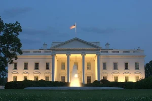 Bên ngoài khuôn viên Nhà Trắng.