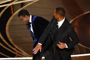 Will Smith tát vào mặt nam diễn viên hài Chris Rock trên sân khấu trao giải Oscar 2022 hôm 27-3.
