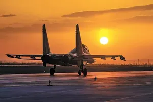 Máy bay chiến đấu của Trung Quốc chuẩn bị cất cánh. 