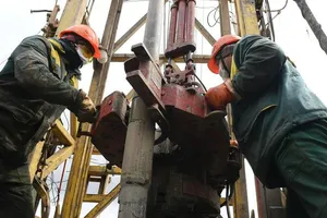 Bộ Ngoại giao Đức tuyên bố sẽ cắt đứt hoàn toàn nguồn dầu nhập khẩu từ Nga vào cuối năm nay. 