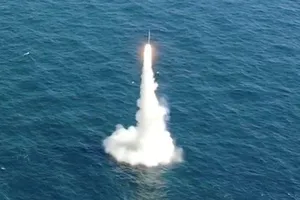 Một tên lửa đạn đạo phóng từ tàu ngầm (SLBM) Dosan Ahn Chang-ho của Hàn Quốc, ngày 15-9-2021.