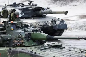 Xe tăng của Thụy Điển và Phần Lan trong cuộc tập trận mang tên "Phản ứng lạnh 2022 chung với 30.000 quân từ các nước thành viên NATO ở Na Uy, vào ngày 22-3.
