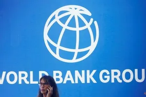 Logo của Ngân hàng Thế giới (WB) được trưng bày tại Bali, Indonesia, ngày 12-10-2018.
