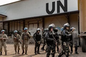 Các quân nhân gìn giữ hòa bình LHQ ở Cộng hòa Dân chủ Congo có mặt tại một nhà kho ở thủ đô Goma vào ngày 25-7.