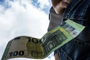 Ngân hàng Trung ương châu Âu cảnh báo mức tăng trưởng kinh tế khu vực đồng euro có thể sớm xuống mức 0.