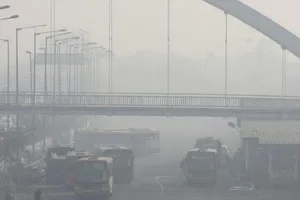 Thủ đô New Delhi chìm trong làn khói bụi khi mức độ ô nhiễm không khí tăng cao.