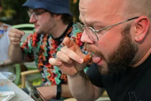 Tờ The Washington Post kêu gọi người dân Mỹ xem côn trùng là nguồn thực phẩm chính thay cho các loài gia súc.