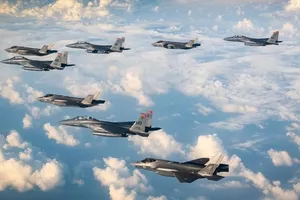 Máy bay chiến đấu Israel và Mỹ bay theo đội hình trong cuộc tập trận trên không tại một địa điểm không được tiết lộ ở Israel, ngày 29-11.