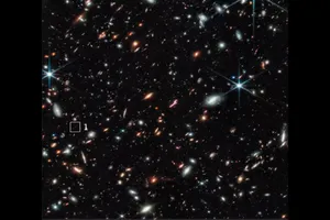 Cận cảnh thiên hà lâu đời nhất được tìm thấy cho đến nay GLASS-z12 do kính thiên văn JWST chụp được.