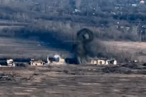 Nga sử dụng hệ thống súng cối tự hành 2S4 Tyulpan phá hủy kho đạn dược của quân đội Ukraine.