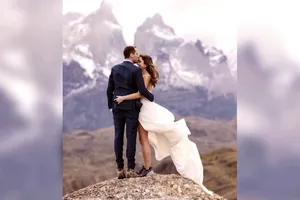 Cặp đôi chụp ảnh cưới tại nơi được mệnh danh là "tận cùng của thế giới".