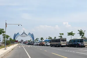 Phạt 3 người làm 'cò phà' ở Hải Phòng