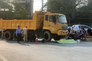 Va chạm với xe tải, một nam thanh niên thiệt mạng tại chỗ