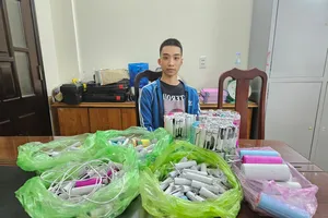 Hải Phòng: Thanh niên sản xuất pháo nổ đang chở đi bán thì bị bắt