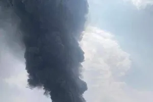 Hải Phòng: Cháy xưởng, khói đen bốc cao hàng trăm mét