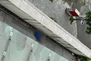 Hải Dương: Phát hiện thi thể cụ bà, nghi ngã từ tầng cao xuống