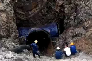 Quảng Ninh: Nam công nhân nghi mất tích do rơi xuống ‘hố tử thần’