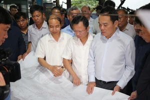 Phó Thủ tướng Trần Lưu Quang kiểm tra công tác khắc phục hậu quả tai nạn hầm lò ở Quảng Ninh