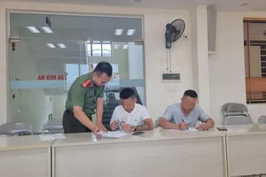 Vụ sơn hình cờ Tổ quốc lên tường nhà ở Quảng Ninh: Công an làm việc với người đăng bài trên Facebook