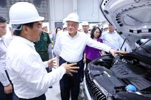 Phó Thủ tướng Nguyễn Hòa Bình: Quảng Ninh tập trung khôi phục sản xuất sau bão số 3