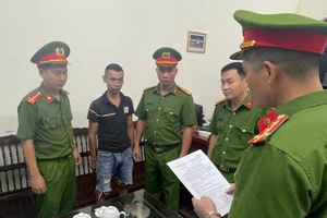 Bị bắt vì trộm chó trong trụ sở ủy ban xã