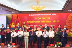 Tổng Bí thư Tô Lâm chứng kiến Hải Phòng trao giấy chứng nhận đăng ký đầu tư 12 dự án