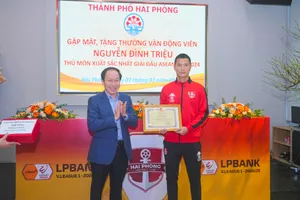 Thủ môn Đình Triệu được TP Hải Phòng thưởng 550 triệu