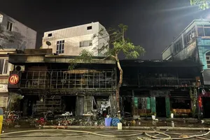Cháy nhà hàng và quán cà phê ở trung tâm Hải Phòng