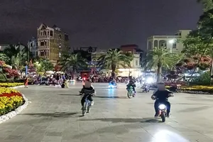 Hải Phòng: Cho thuê xe điện trẻ em hoạt động bát nháo ở công viên