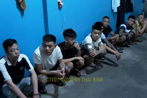 28 cô gái bị ép làm nhân viên phục vụ tại các quán karaoke 