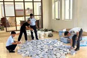 Kiểm tra kho hàng, phát hiện hơn 5.000 tuýp thuốc nhập lậu 