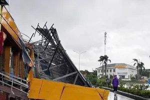 Quảng Ninh: Giông lốc khiến nhiều nhà bị tốc mái, 9 người bị thương