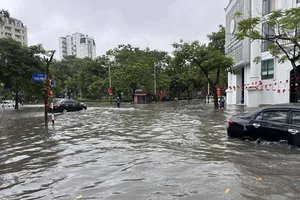 Hải Phòng ngập lụt diện rộng sau cơn mưa lớn