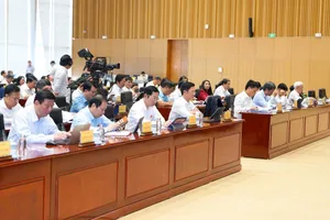 Hải Phòng thông qua nghị quyết chi thu nhập tăng thêm cho cán bộ