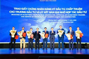 Quảng Ninh trao quyết định chủ trương đầu tư, chứng nhận đăng ký đầu tư cho 7 dự án lớn