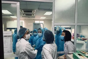 Số ca mắc mới COVID-19 tiếp tục giảm sâu 