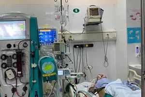 Uống quá nhiều rượu, người đàn ông 49 tuổi sốc nhiễm khuẩn, suy đa tạng