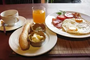 Tại sao nói bữa sáng hãy ăn như vua?