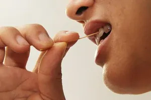 Nhập viện cấp cứu vì thói quen nguy hiểm, nhiều người mắc sau ăn 