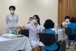 Tân Chủ tịch Hà Nội ra công điện thúc tiêm vaccine COVID-19 