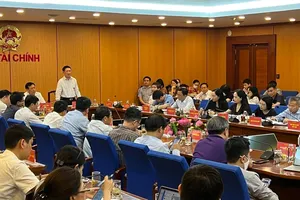 Bộ Tài chính làm việc với Bộ Y tế để gỡ vướng mắc trong mua sắm thuốc 