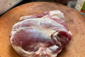 Mách bà nội trợ chọn thịt lợn không nuôi cám tăng trọng 