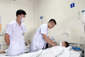 15 lần đốt sùi mào gà, nam thanh niên vẫn không hết bệnh