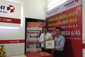Đại lý Vietlott 'thần tài' bán 3 vé trúng độc đắc