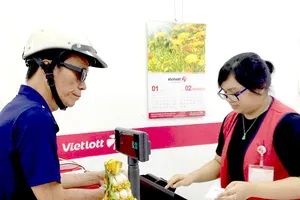 Bộ Tài chính: 'Bán dạo vé số Vietlott là sai'