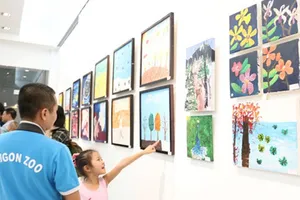 Clip: Triển lãm 'lạ' gây quỹ bảo vệ động vật hoang dã